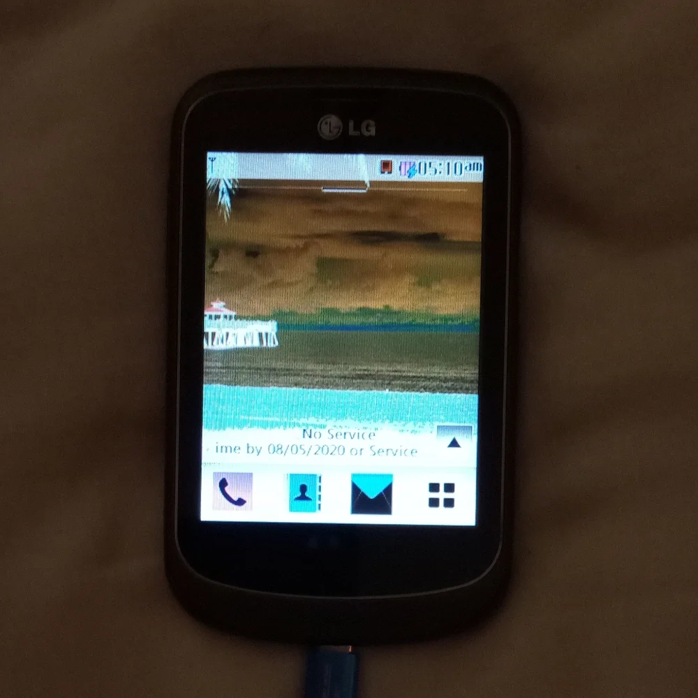 LG 306G Black TracFone Cellular Phone